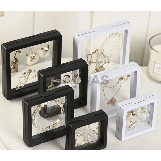 Ramka do pakowania prezentów (+ futerał) - z przezroczystym elastycznym silikonowym okienkiem. Rozmiar 9 x 9 cm. Kolor biały.