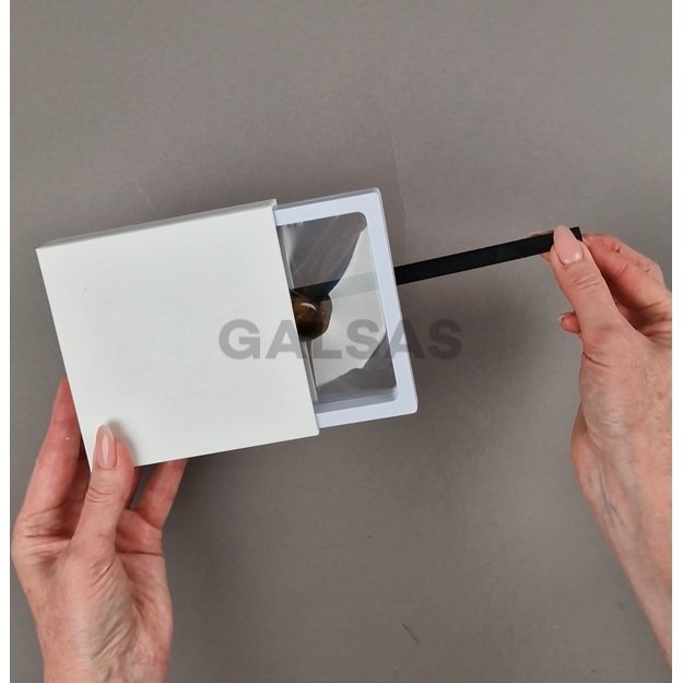 Ramka do pakowania prezentów (+ futerał) - z przezroczystym elastycznym silikonowym okienkiem. Rozmiar 9 x 9 cm. Kolor biały.