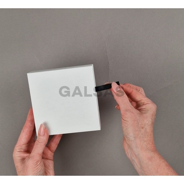 Ramka do pakowania prezentów (+ futerał) - z przezroczystym elastycznym silikonowym okienkiem. Rozmiar 9 x 9 cm. Kolor biały.