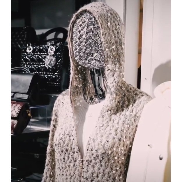 Srebrny manekin damski, BF1-SILVER - pełny wzrost, bez twarzy. Tworzywo sztuczne.