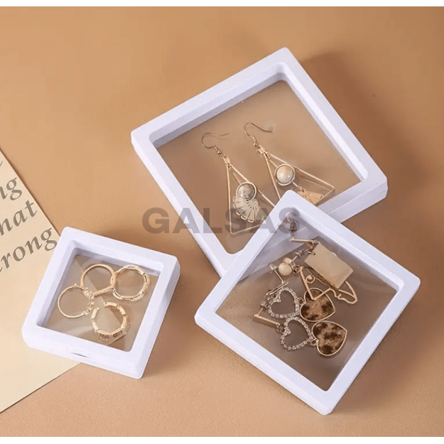 Pudełko prezentowe z folią - na biżuterię, wyroby jubilerskie, numizmaty, zdjęcia. Kolor biały. Wymiary 18 x 18 x 2 cm