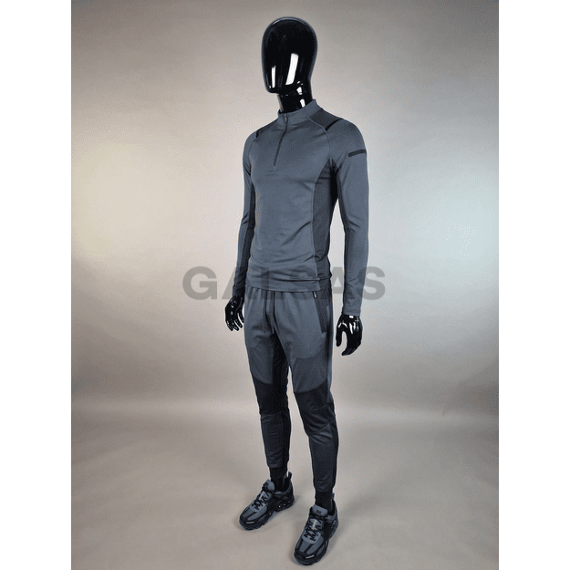Manekin męski SM1-J - pełny wzrost, kolor ciarny błyszczący. Tworzywo sztuczne.