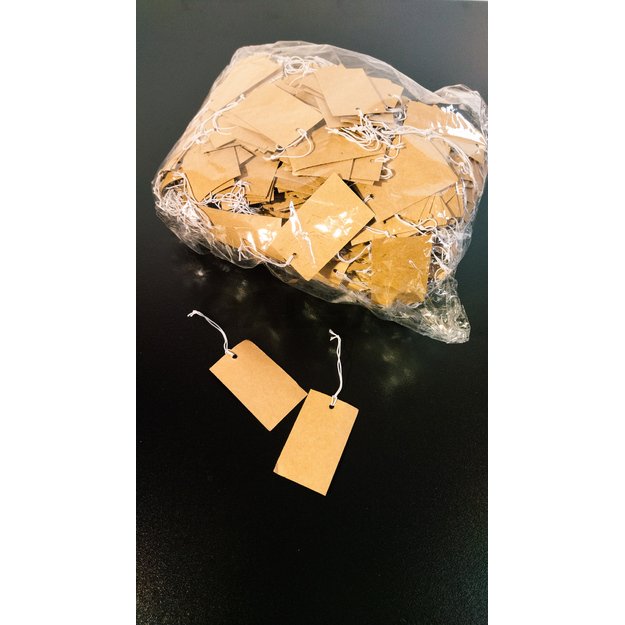 Etykieta z możliwością zawieszania. Wymiary 3,5 x 1,8 cm do oznaczania produktów i towarów. Papier  KRAFT
